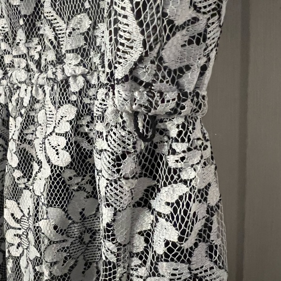Floral Pattern Black and White Dress - Picture 4 of 5